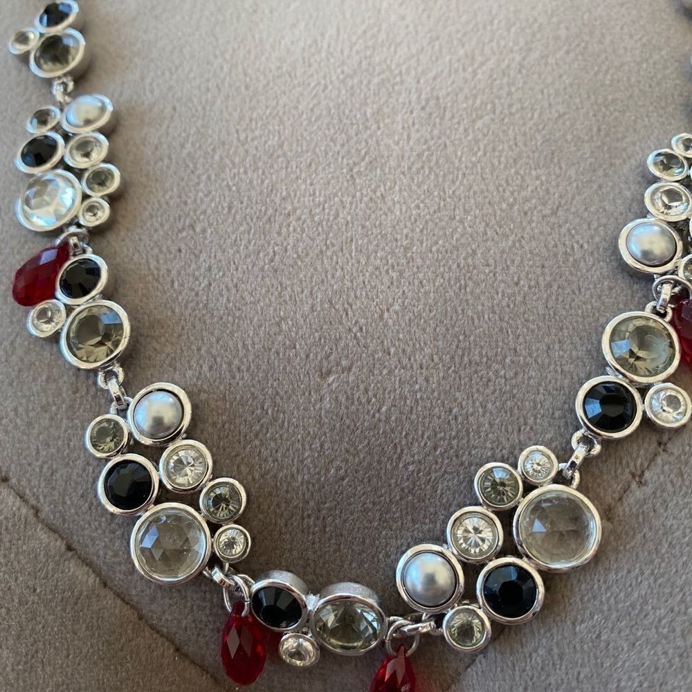 SWAROVSKI CRYSTAL/GLASS Necklace bracelet set - Picture 8 of 14